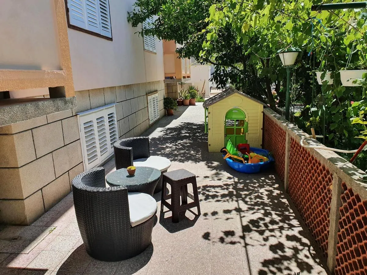 Apartments With A Parking Space Palit, Rab - 18681 Croatia