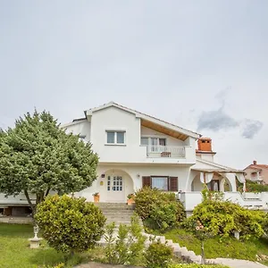 Affittacamere Pahljina, Palit